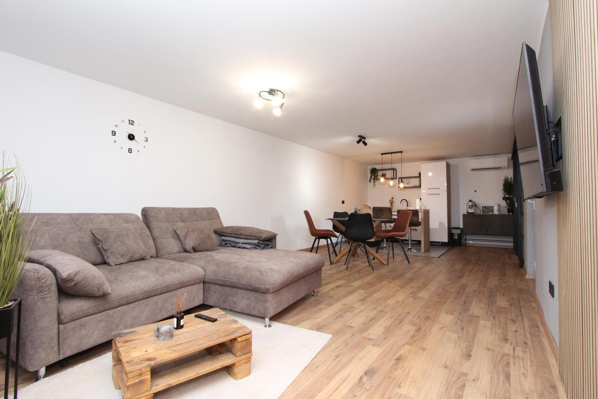 Apartments Eni ロヴィニ エクステリア 写真